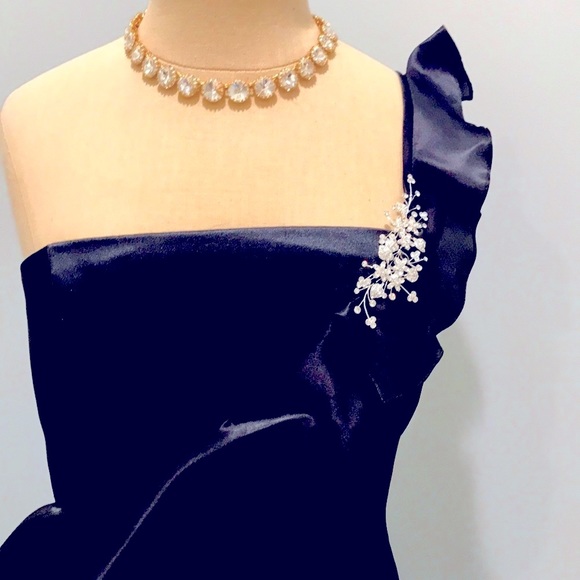 💯✅ AUTHENTIC ARNALDO COUTURE ONE SHOULDER GOWN - Picture 2 of 5